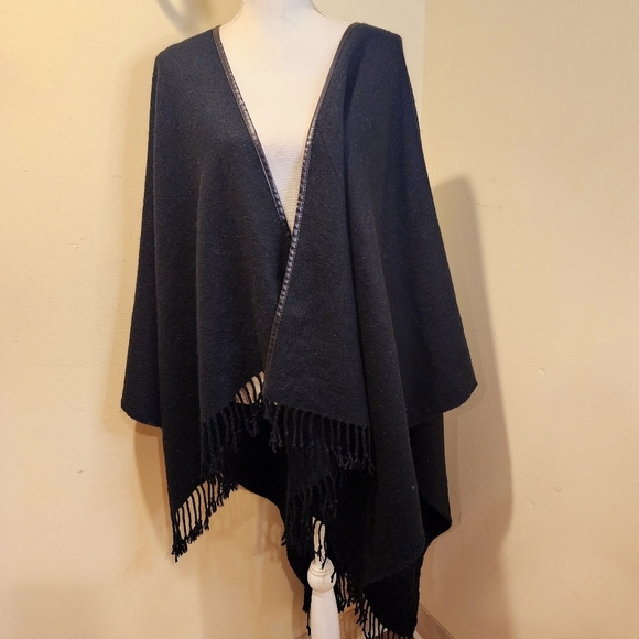 Ann Taylor Black Fringe Faux Leather Trim Open Poncho One Size - Picture 7 of 13